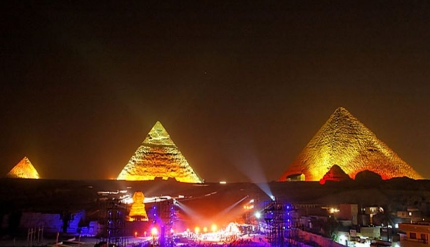 Show de som e luz nas pirâmides de Giza