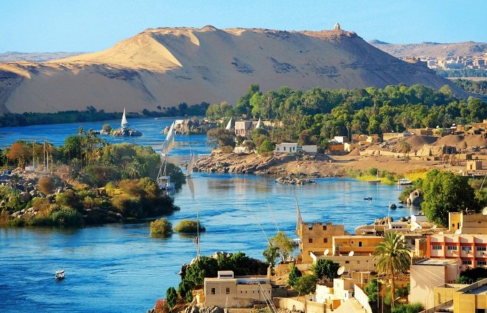 Cruzeiro no Lago " Steigenberger Omar El-Khayam» de Abu Sembel a Aswan (4 dias – 3 noites)