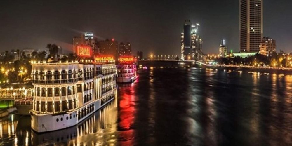 explora lo mejor de Egipto en 12 días, donde  recorrerás los destinos más históricos e importantes del país africano, desde las emblemáticas pirámides de Egipto, el mercado de jan el jalili , los imponentes templos de Luxor y Asuan , hasta la hermosa ciudad de Alejandro magno (Alejandría). Un recorrido que despertara todos tus sentidos y emociones, este país rico en historia y cultura.