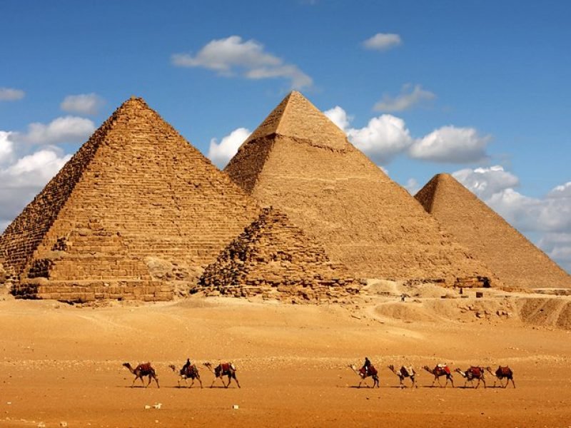  Pirâmides de Giza e Esfinge 