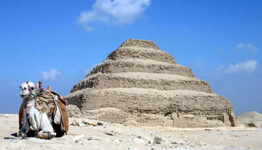 Monumentos de Saqqara em Giza