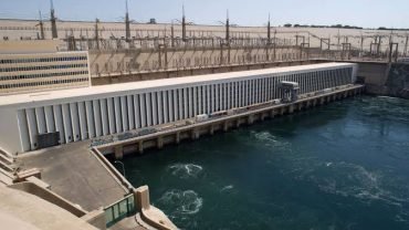 Amazing the High Dam in Aswan.