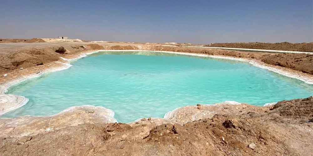 Los encantadores baños de Cleopatra en el oasis de Siwa.