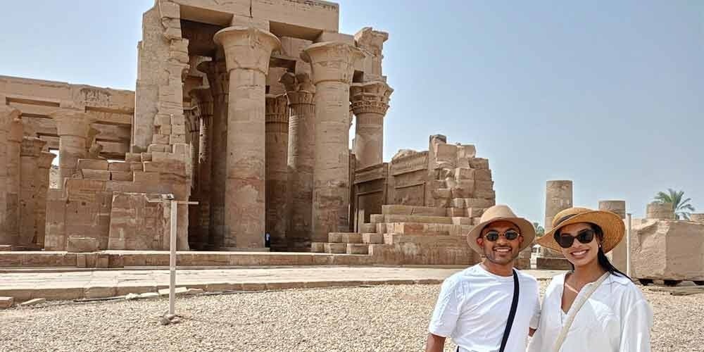 Fachada do Templo de Kom Ombo, dedicado aos deuses Sobek e Hórus, às margens do rio Nilo.