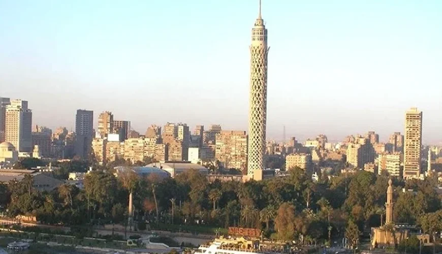 Cairo Tower standing tall with striking under the bright sun.