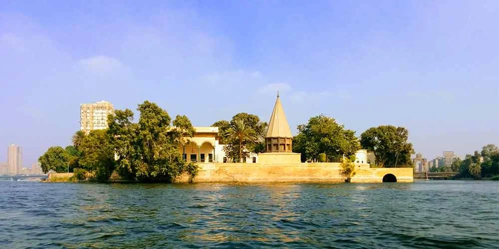 Elegant facade of Manial Palace on Rawda Island, showcasing Islamic and Ottoman architectural styles